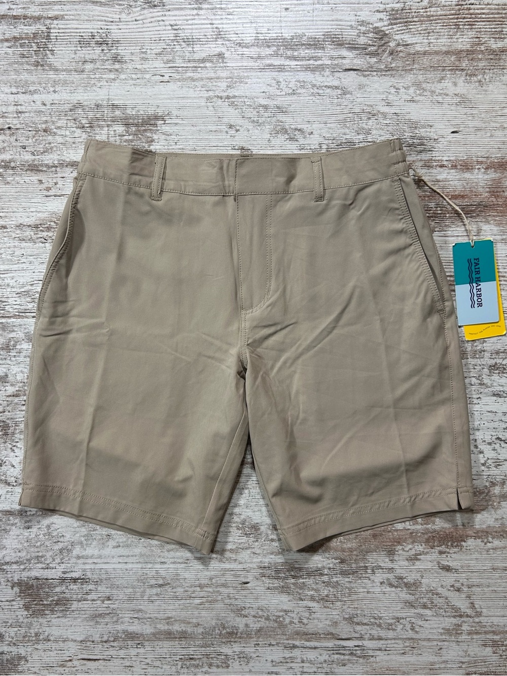 NWT Fair Harbor khaki midway shorts size 30 tan